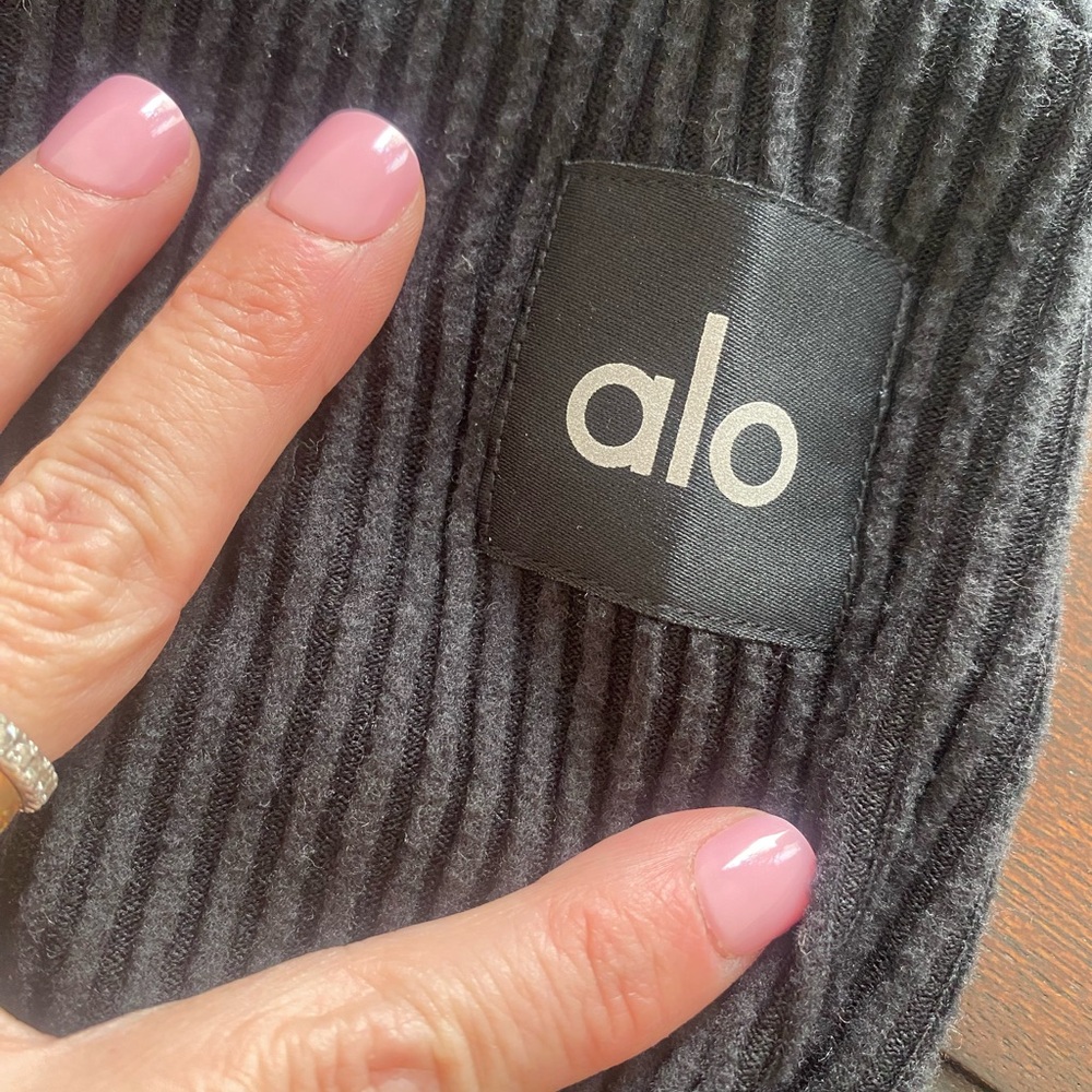 ALO Yoga Ribbed Top - Picture 3 of 4